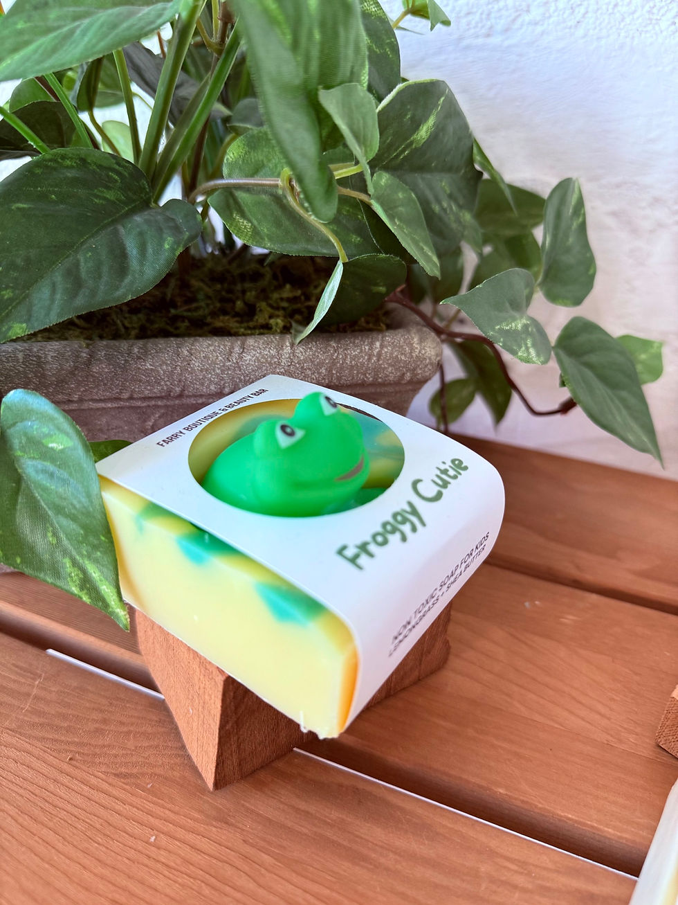 Thumbnail: Froggy Cutie - Vegan Non Toxic Kids Bar Soap