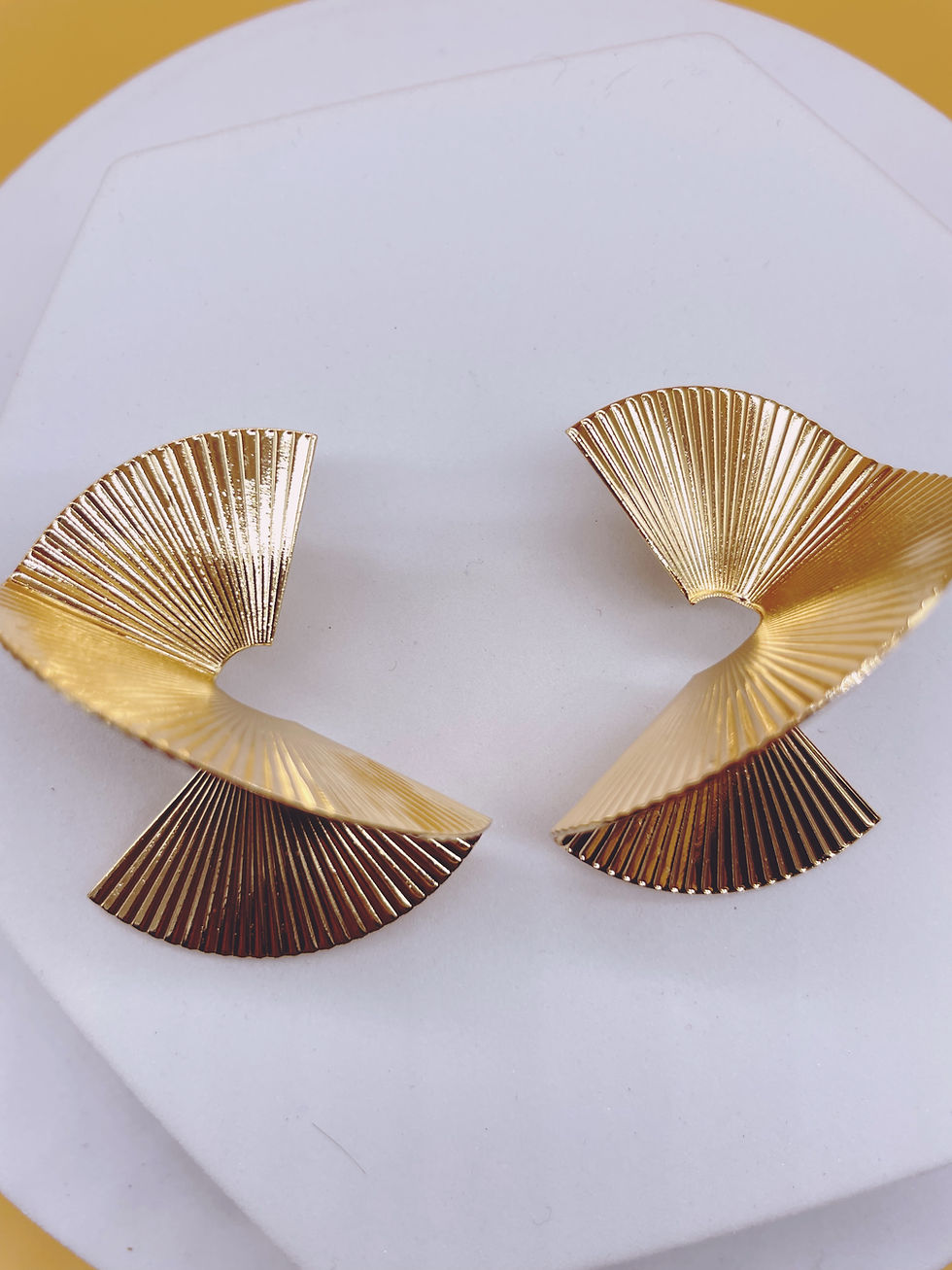 Miniatura: Bold N Beautiful | Gold Earrings