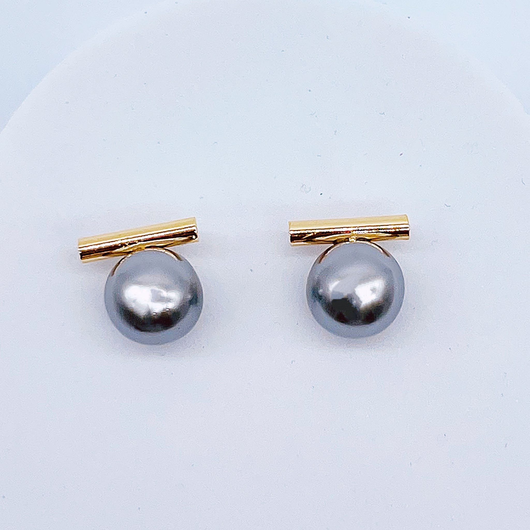 Pearl Sophistication | Stud Earrings