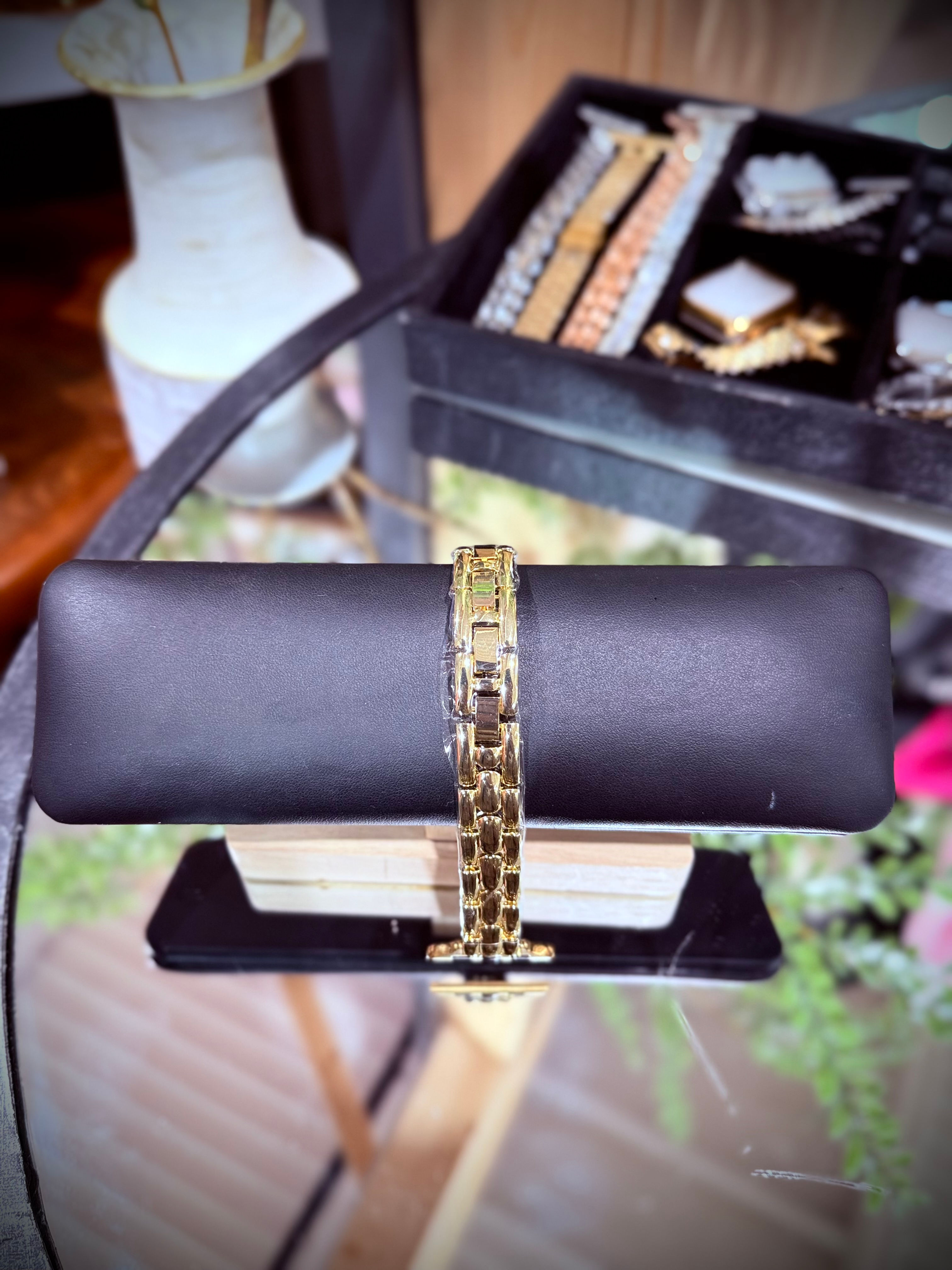 Classic Link Gold Stainless Steel Apple Watch Band