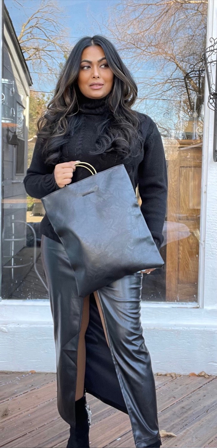 Thumbnail: O Ring | Black Oversized Clutch