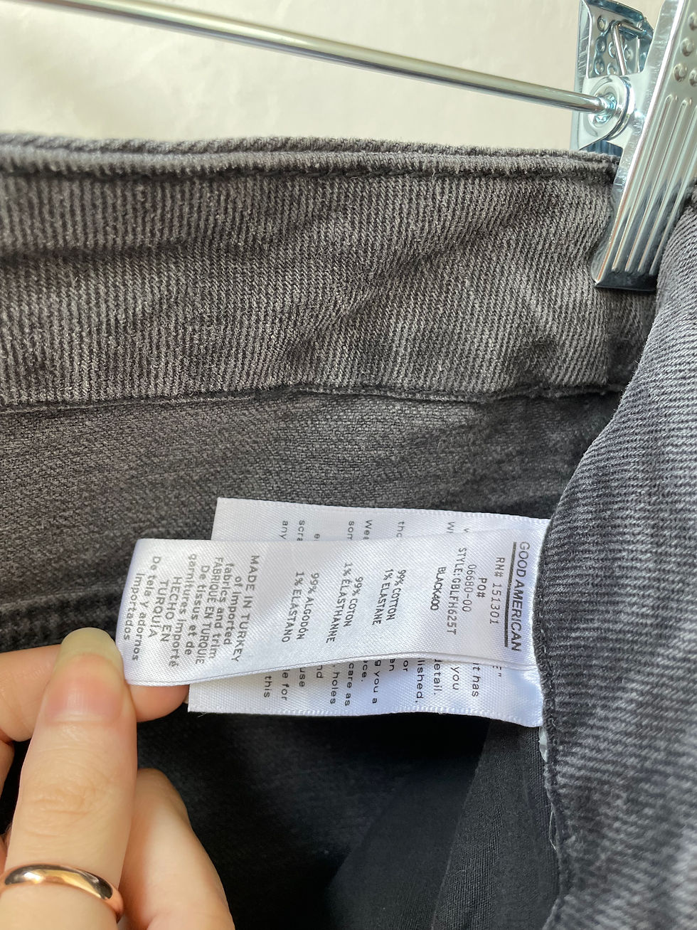Thumbnail: Good American Soft-Tech Good Legs Raw Hem Crop Jeans - 6/28
