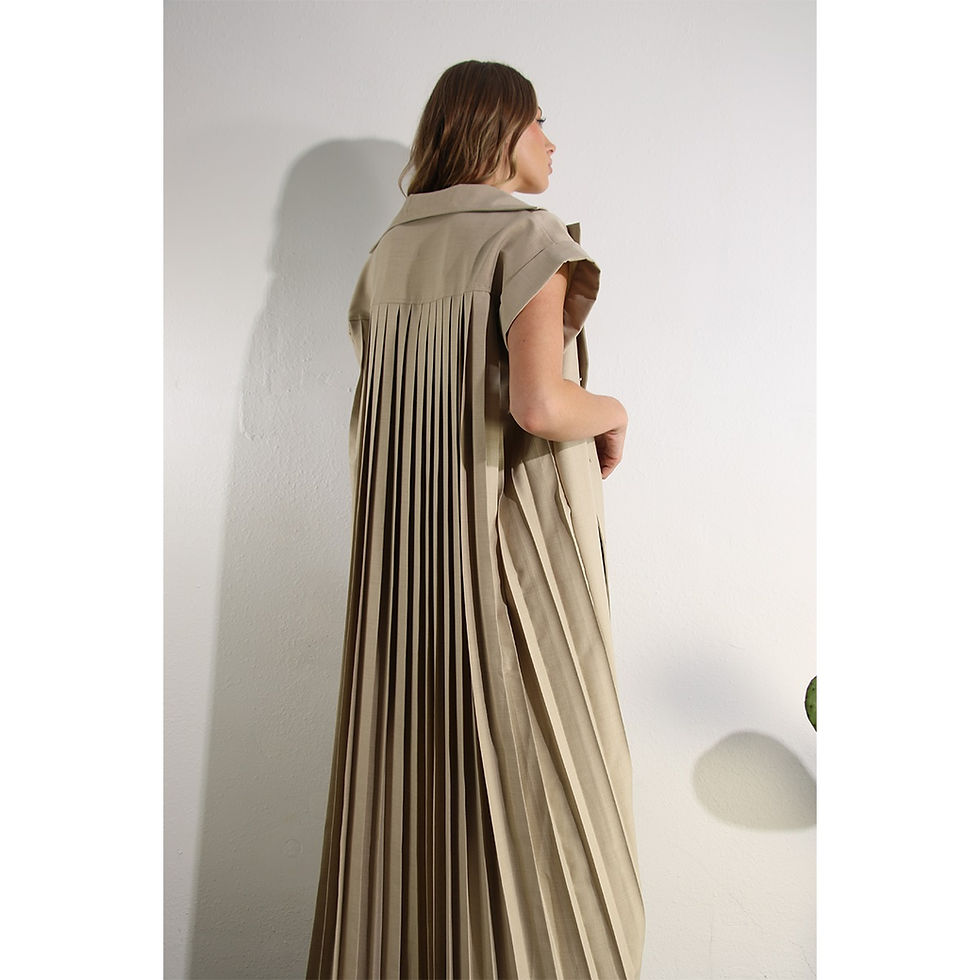 Miniaturbild: Belted Chic | Pleated Dress Jacket