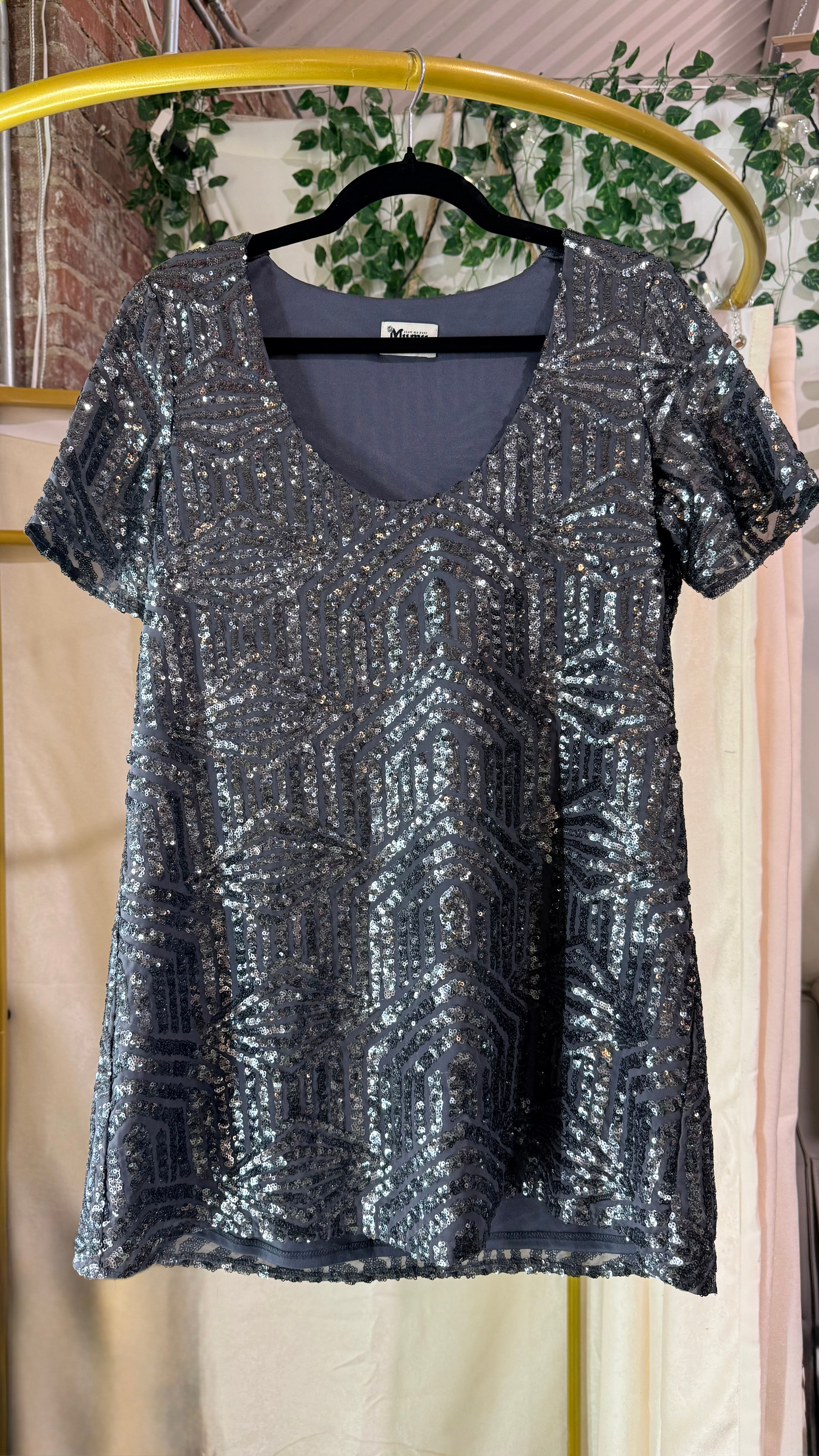 Show Me Your MuMu Gray Sequin SS Top Retails:$198- M/L