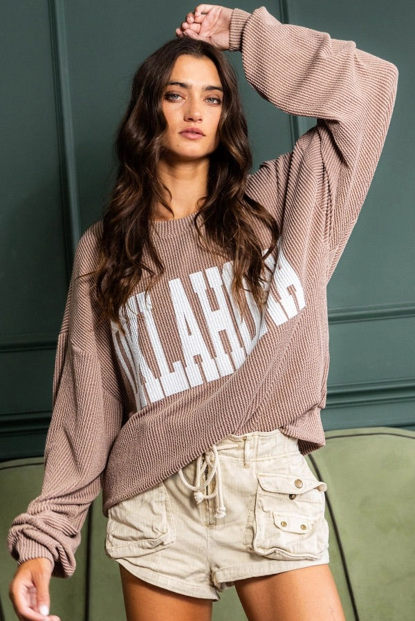 Miniatura: Oklahoma Babe | Oversize Taupe Graphic Sweatshirt