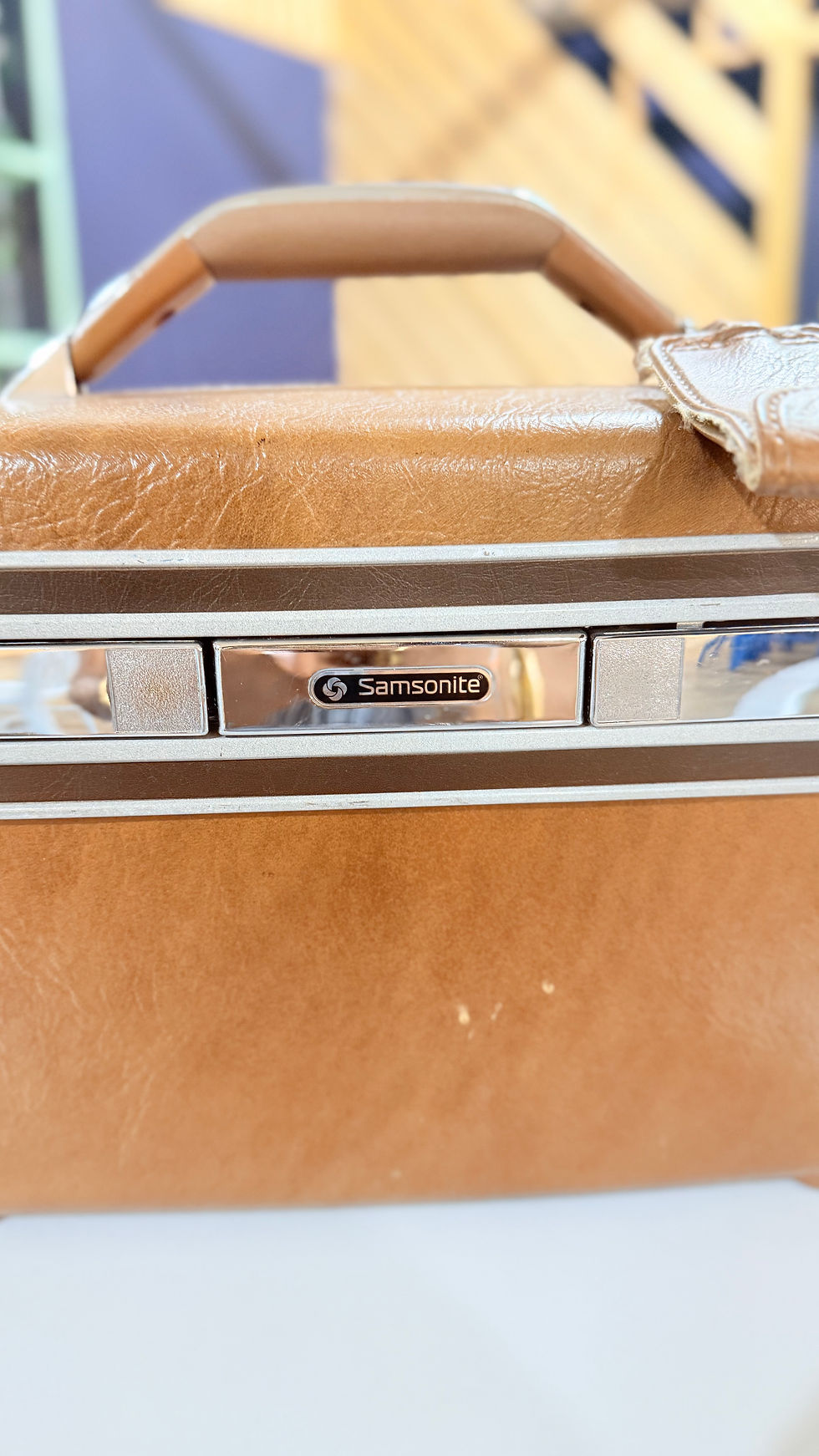 Miniaturbild: Vintage Samsonite Brown Makeup Case/ Carry-On Luggage With Tray