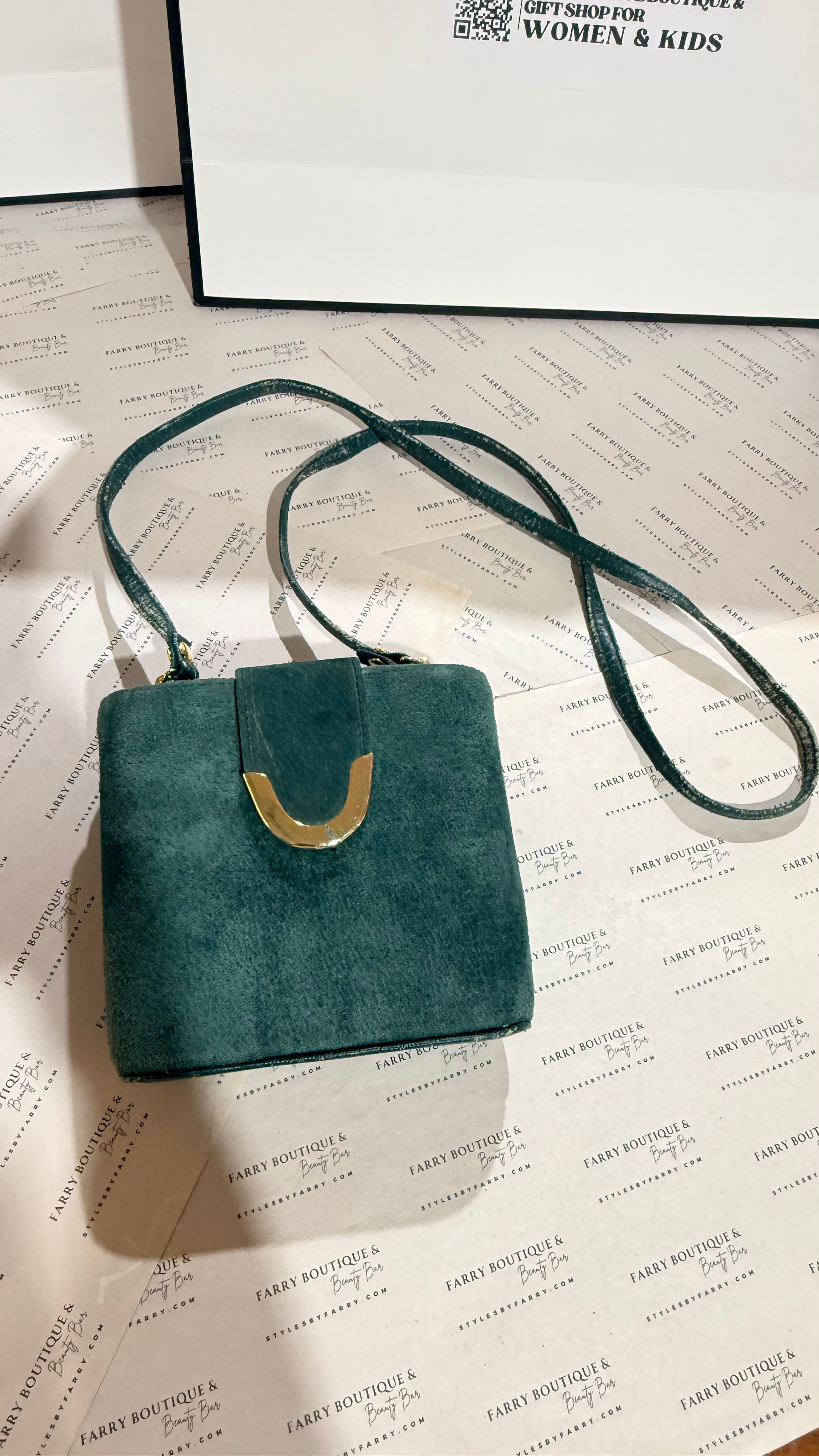 Andè Vintage RARE FIND Green Leather Crossbody Bag
