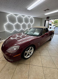 2007 Corvette in a indoor bay after detailing