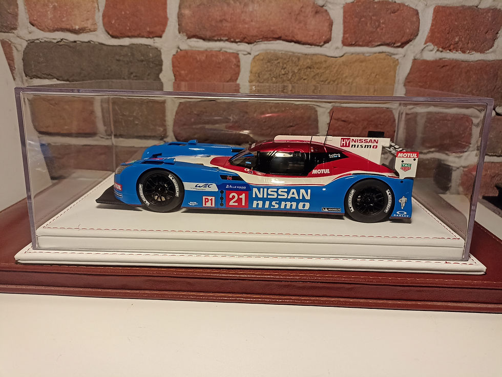 Küçük resim: 1/18 ÖLÇEK ARAÇLAR İÇİN,DERİ TABANLI PLEKSİ SERGİ KUTUSU.