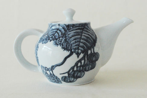 アカシアの染付急須　反対側