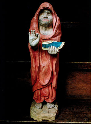 片履達磨
楠材　高さ４５ｃｍ　２００１年
