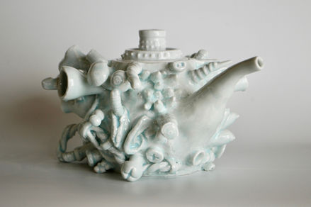 青磁大急須　別角度