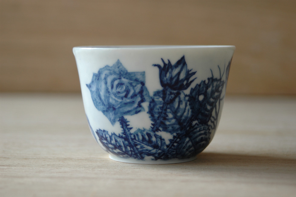 花々の染付湯呑