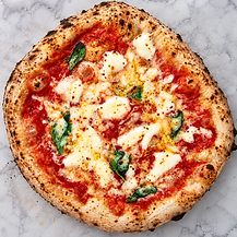Pizza Margherita napolitana artesanal.png