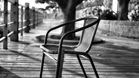 Sadeleşme sürecini temsil eden boş sandalye