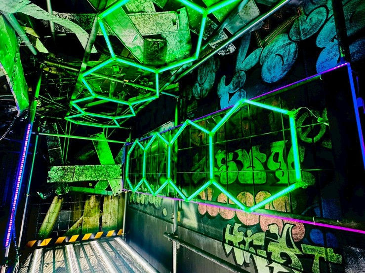 ガレージ風廃墟 (1)