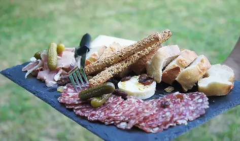 planches-aperitives-vignobles-alard-monbazillac.webp