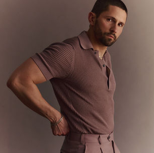 INTERVIEW w/ EVAN HOLTZMAN: “Me siento solo en medio de una multitud de personas que no conozco”