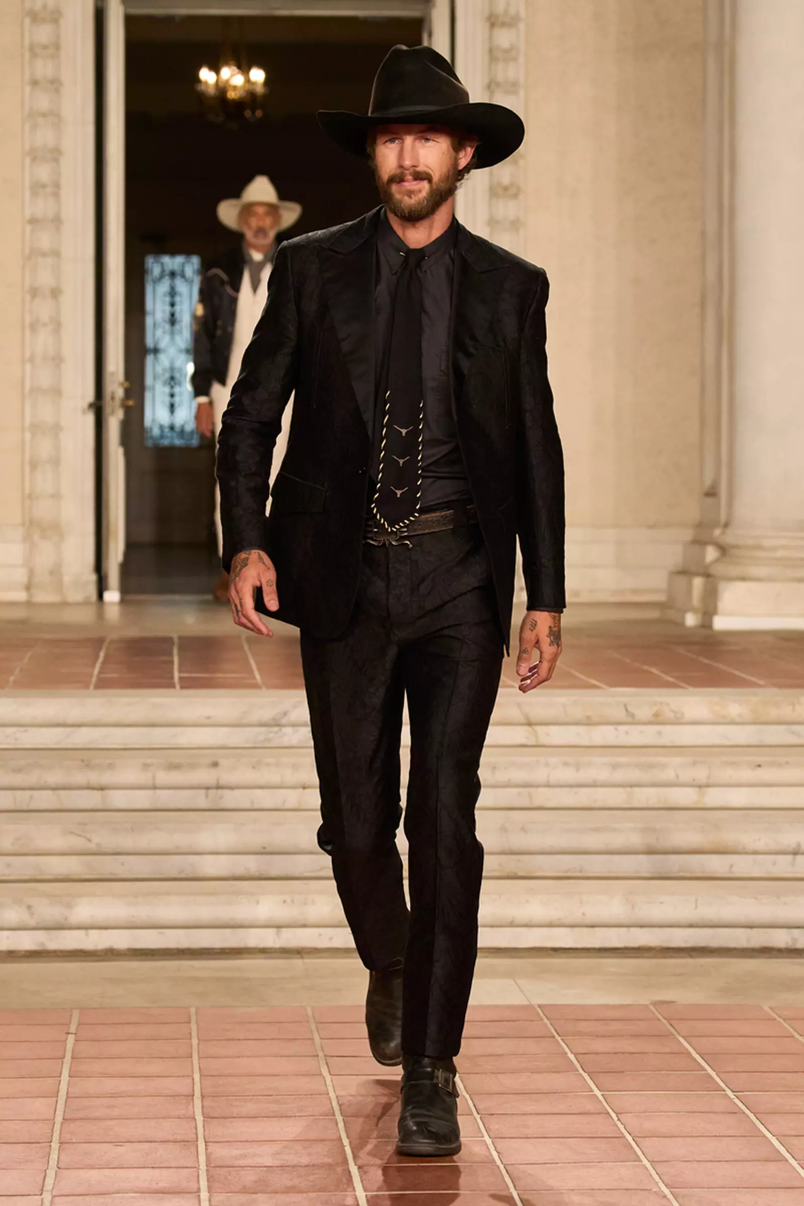 Ropa del lejano oeste sale