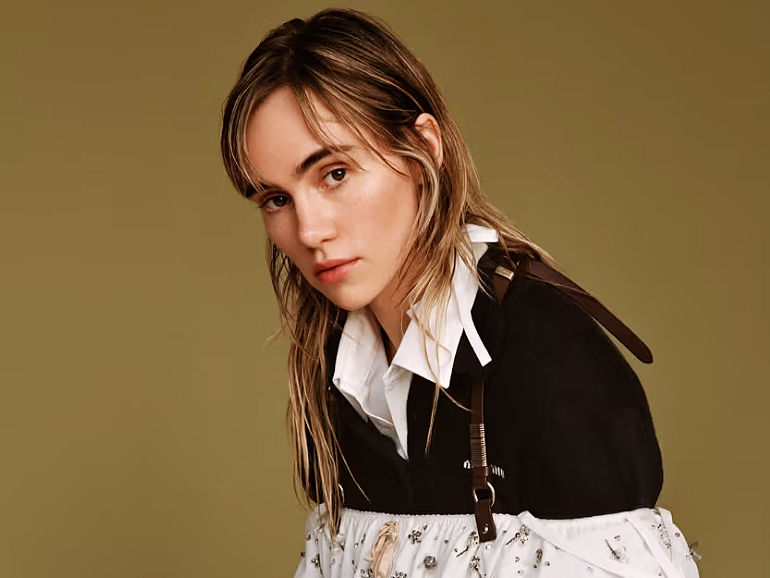 MIU MIU x SUKI WATERHOUSE: Lujo sostenible