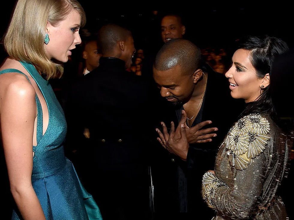 KIM KARDASHIAN quiere alimentar el beef con TAYLOR SWIFT compartiendo selfie con su ex mejor amiga, KARLIE KLOSS