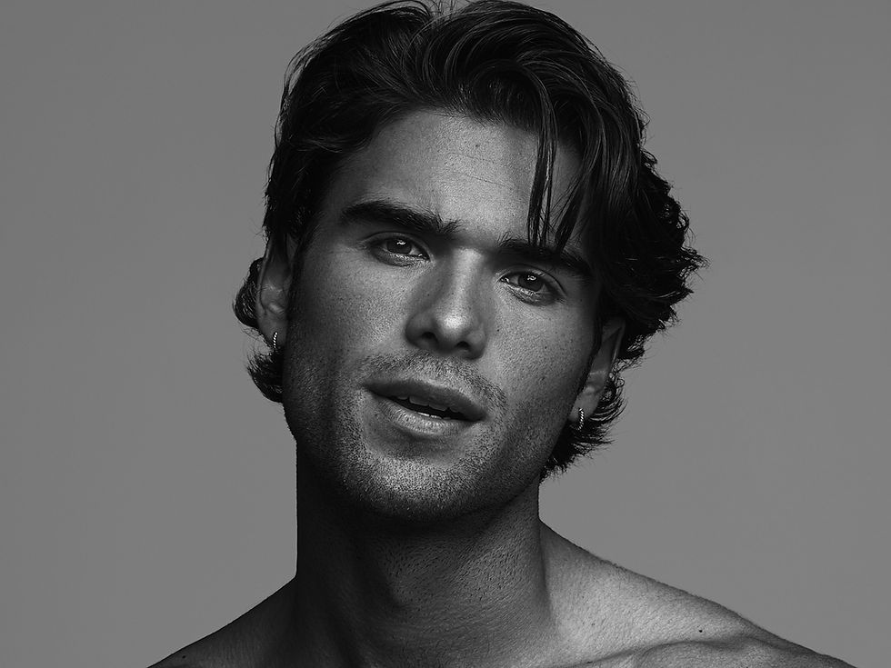 COVER STORY w/ HUNTER MCVEY: “Me gustaría usar mi plataforma para unir a las personas y recordar que todos somos humanos, más allá de raza, religión o país”