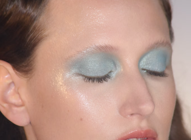 BYREDO convierte la pintura al óleo en sombra de ojos