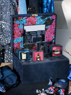 GERMANIER le pone cristales a la navidad de GUERLAIN