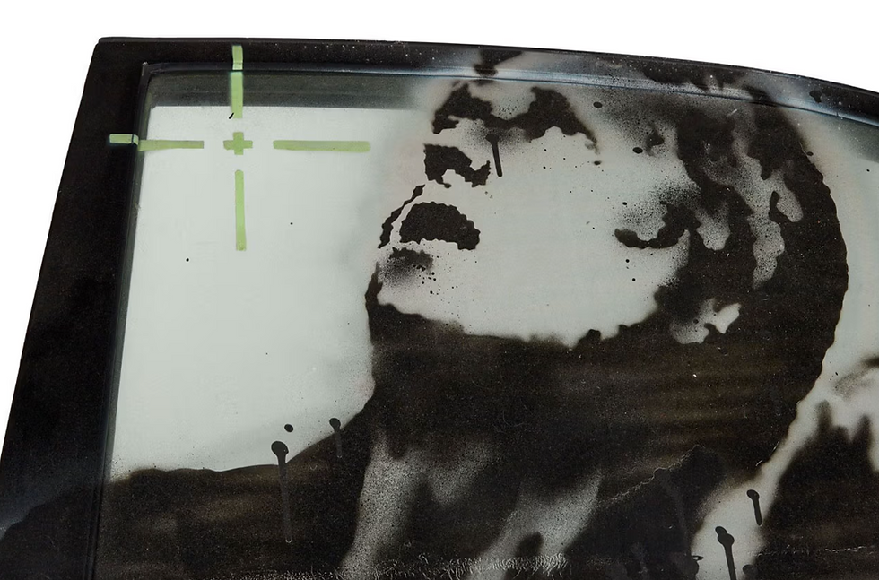 Subastan la puerta del coche del mural "CRAZY HORSE" de BANKSY