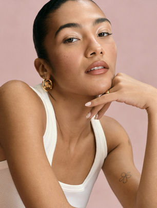 BURBERRY nombra a OLIVIA DEAN como la nueva cara de BURBERRY HER