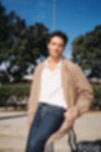 Abrigo CLOUDZ; Camisa THE INCORPORATED; Pantalón LEVI’S; Botas LUCCHESE