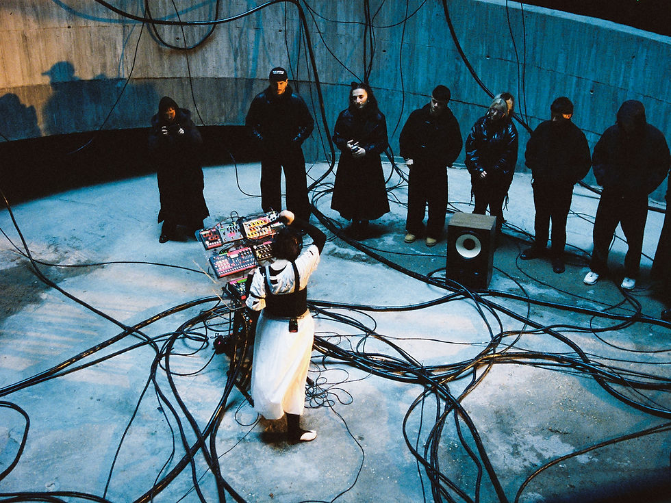 ELA MINUS sube el volumen con BERSHKA MUSIC