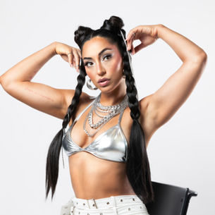 INTERVIEW w/ VIKINA: “Me duele ver tanto odio en el mundo”