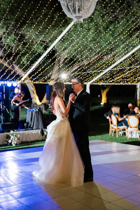 Natural, real moments in Arizona weddings.