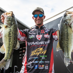 Becker Moves Ahead on Day 2 at Lake Murray