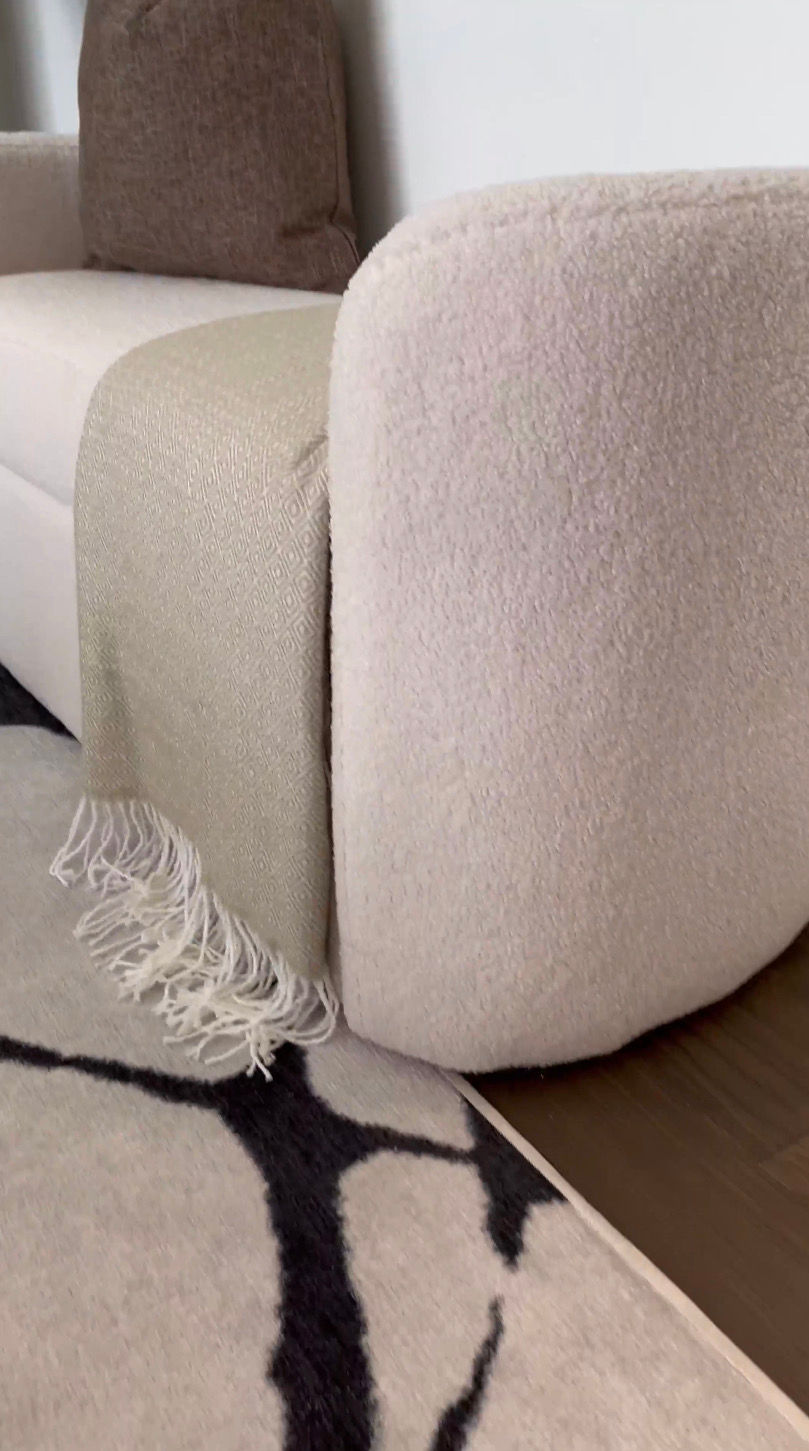 Seasonal Transitions: Refreshing Your Decor with the Changing Seasons