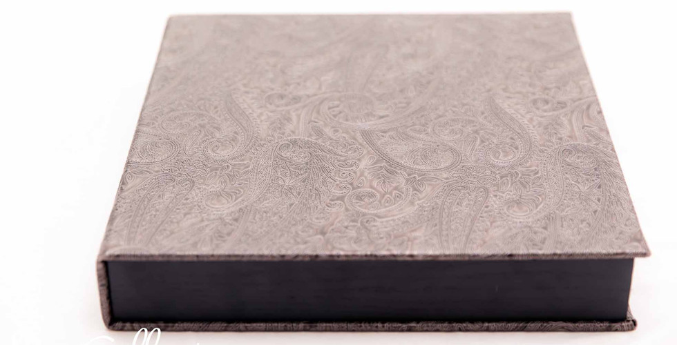 Luxury bridal boudoir album for groom