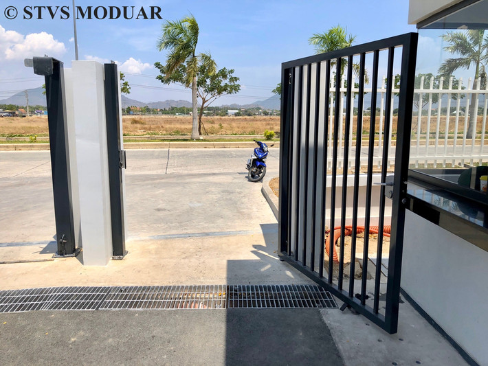 STVS Modular - VREC factory gate 5.jpg