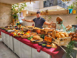 FB_IMG_1651350119247-01