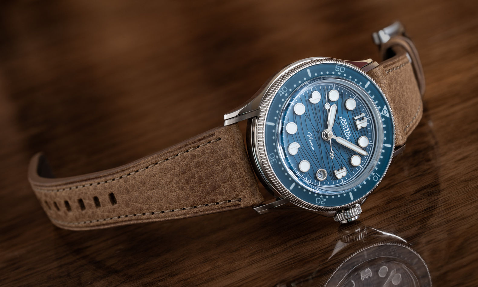 Dress wrist watch