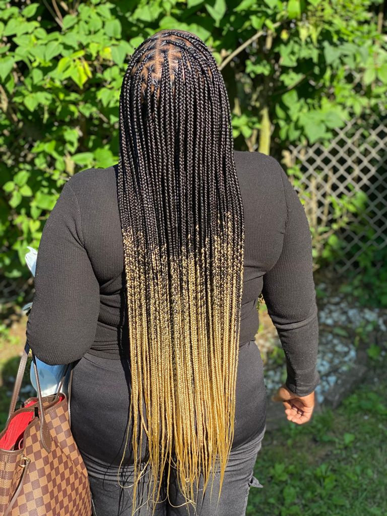 Smedium Box Part Knotless Bora Braids