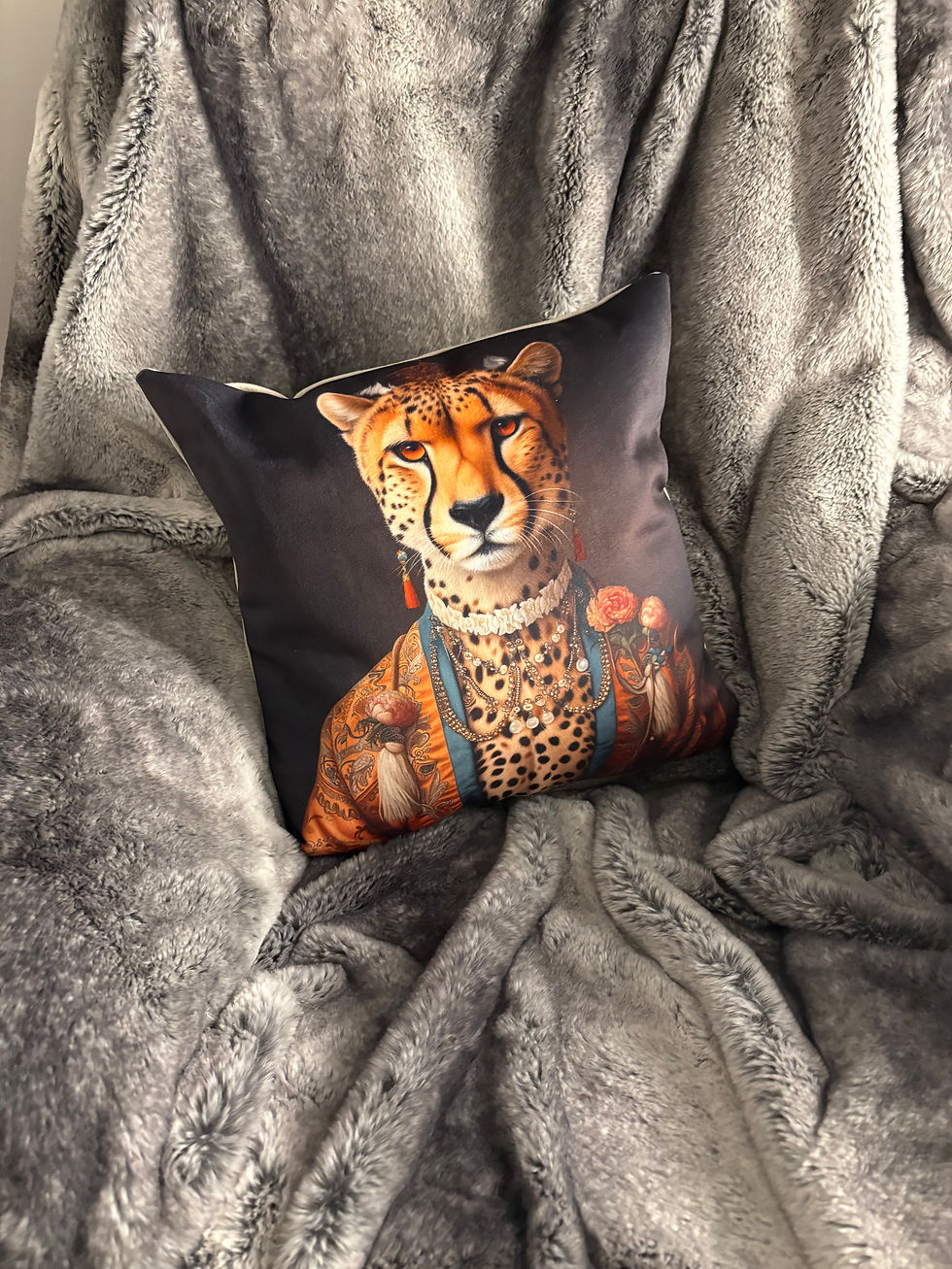 Thumbnail: Premium velvet animal cushions 