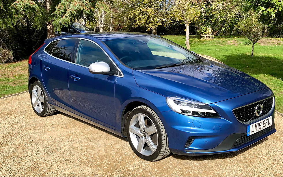 Thumbnail: 2019 VOLVO V40 R-DESIGN 2.0L PETROL