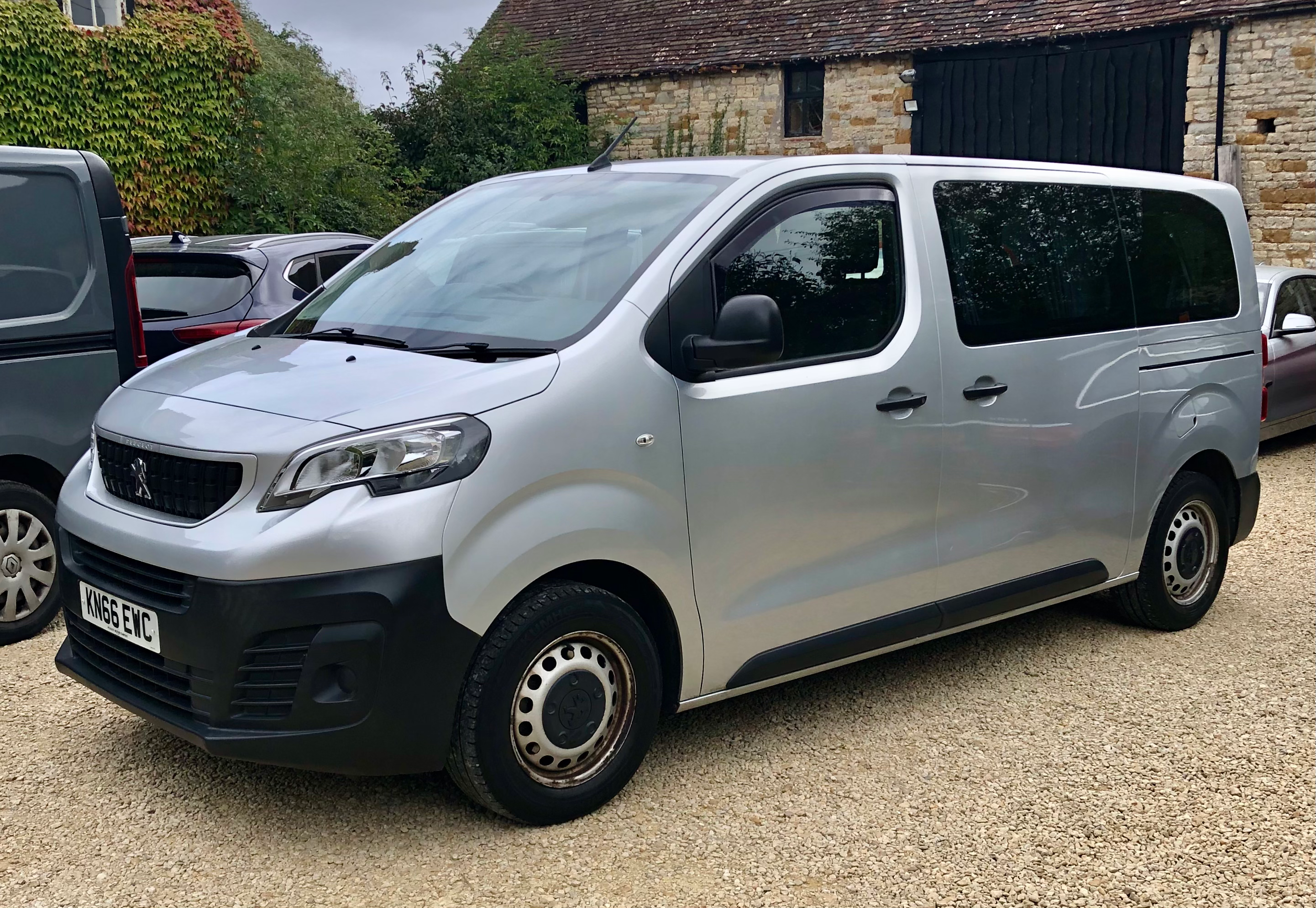 2016 Peugeot Traveller 1.6L Active Long Euro 6