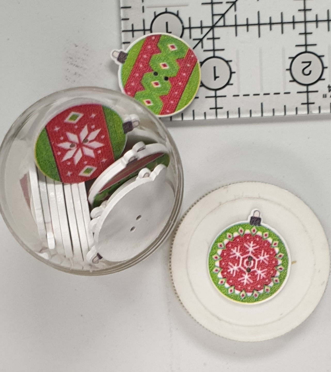 Embellishments: Bauble Christmas Buttons