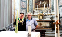 In de Friezenkerk te Rome met Bertie achter het altaar