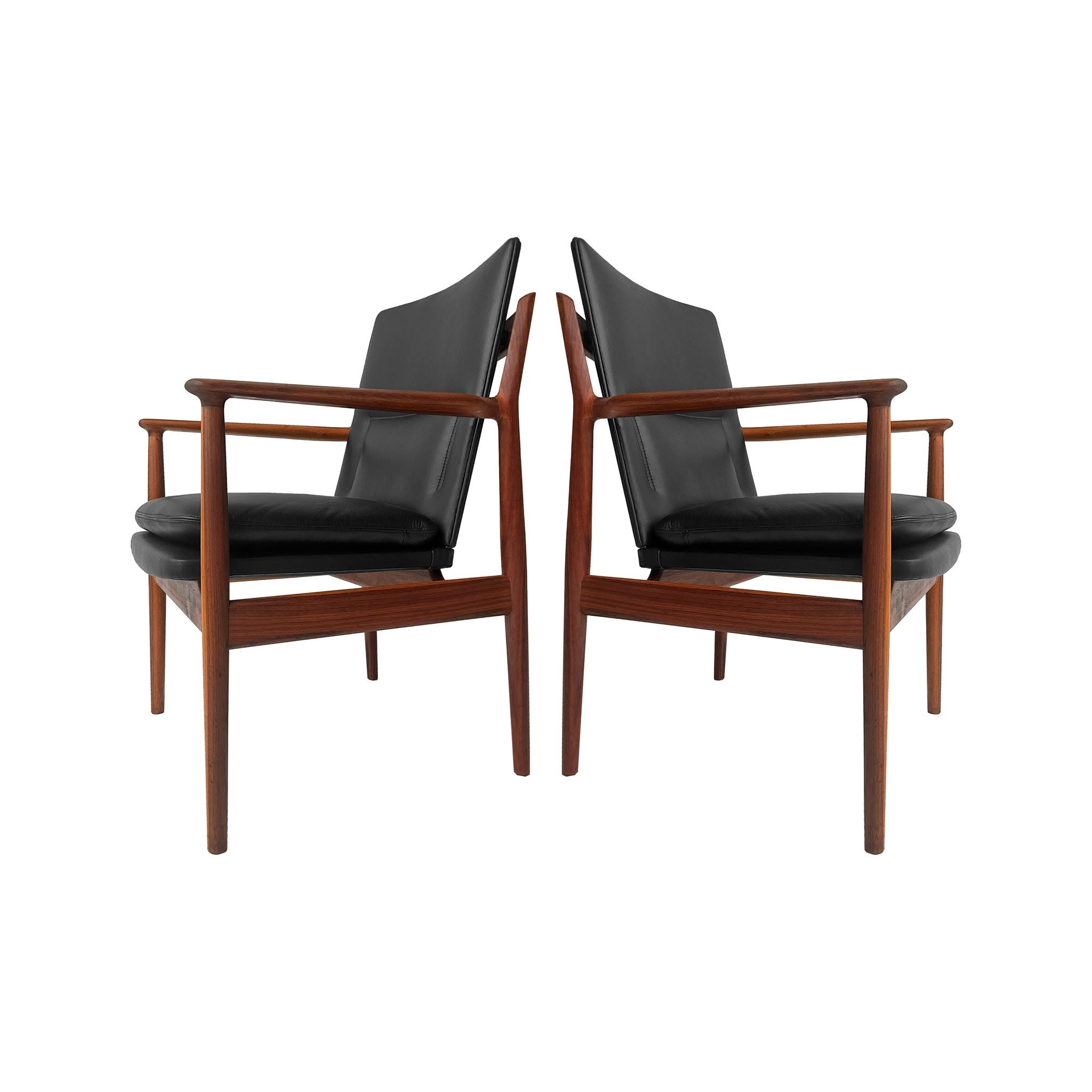 fauteuils en cuir et noyer européen, 60s modèle 341 par Arne Vodder pour Sibast Møbler , Denmark