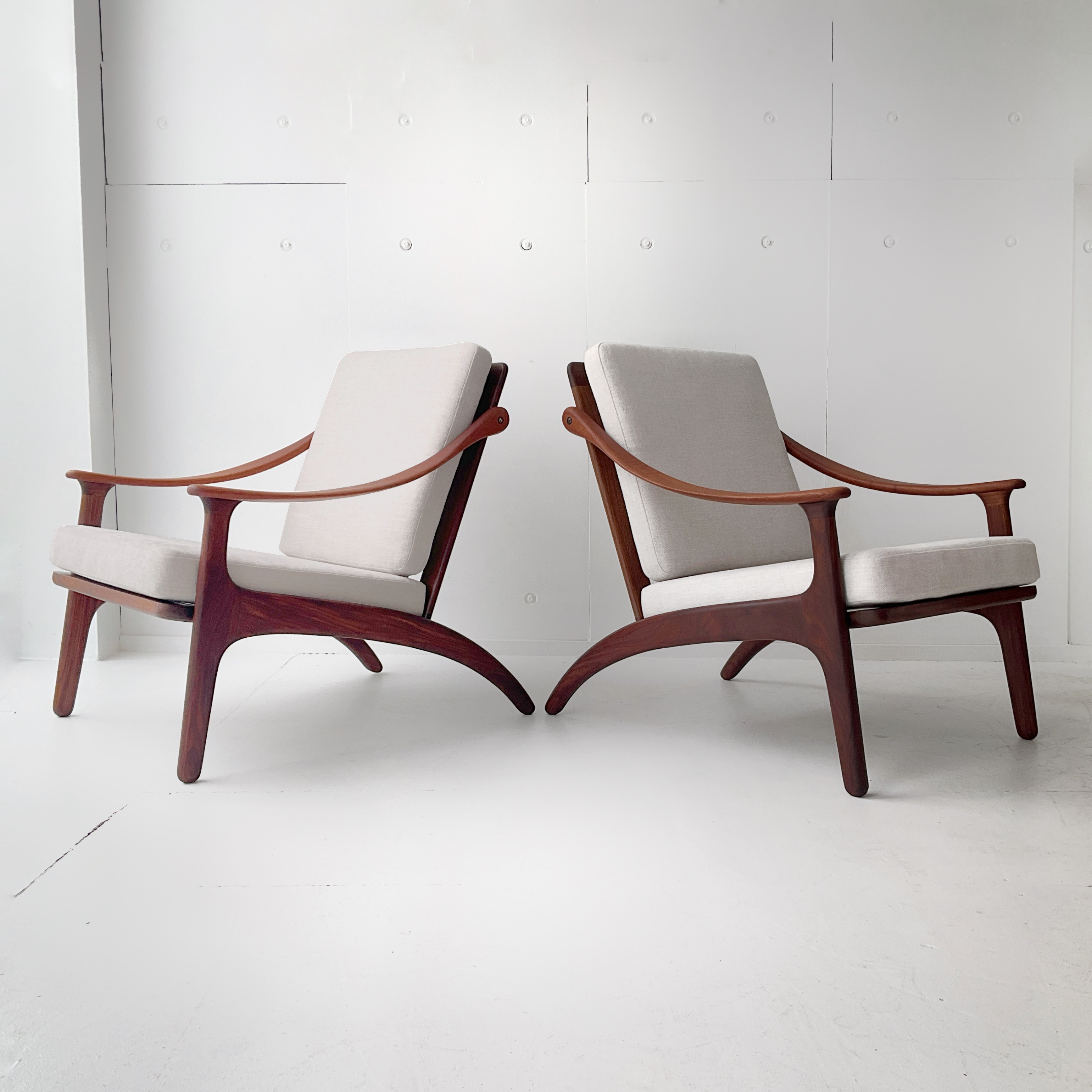 Fauteuils en teck '60s Arne Hovmand Olsen pour P Mikkelsen, Denmark