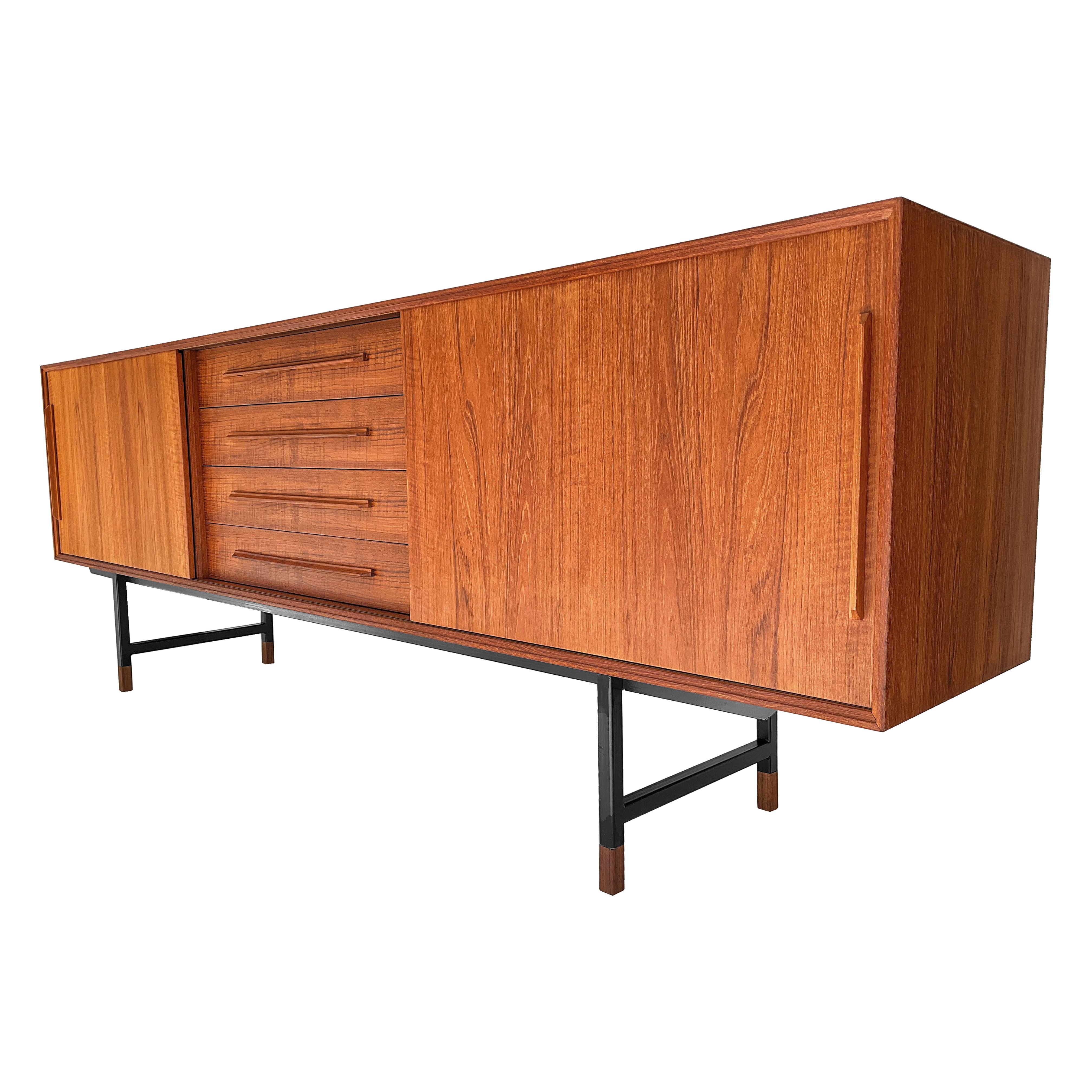 Buffet en teck '60s Ib Kofod-Larsen pour Faarup Møbelfabrik, Denmark