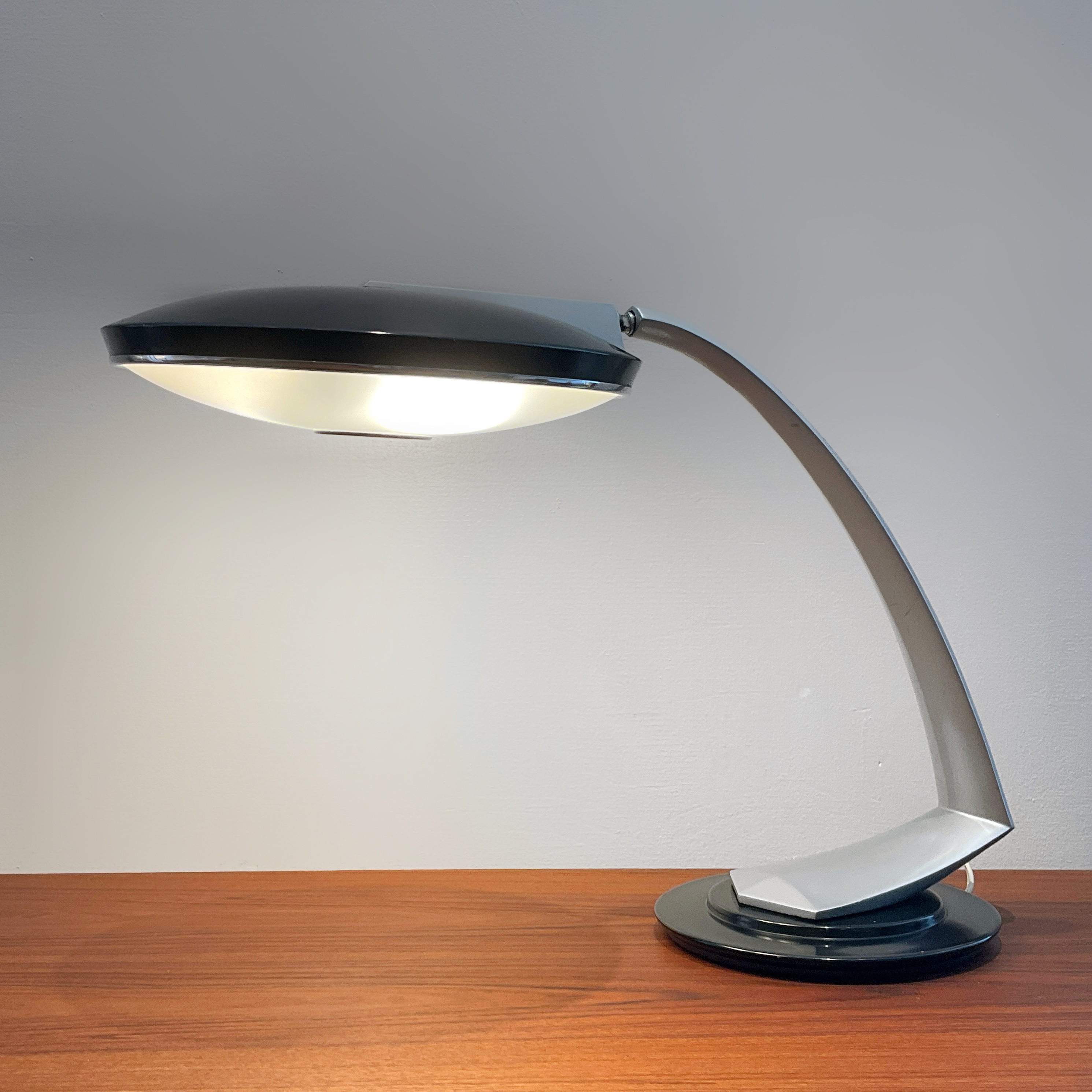 Lampe en acier et verre '60s Modèle "Boomerang 2000" par Luis Perez de La Oliva